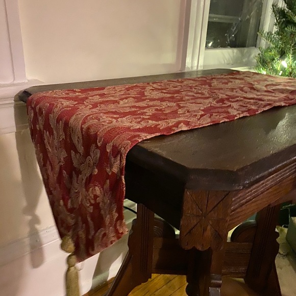 2 Table Runners 🎄 💕 Bundle 3 items for $20💕 - Picture 3 of 6